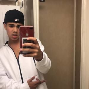 Meet your Posher, Javier